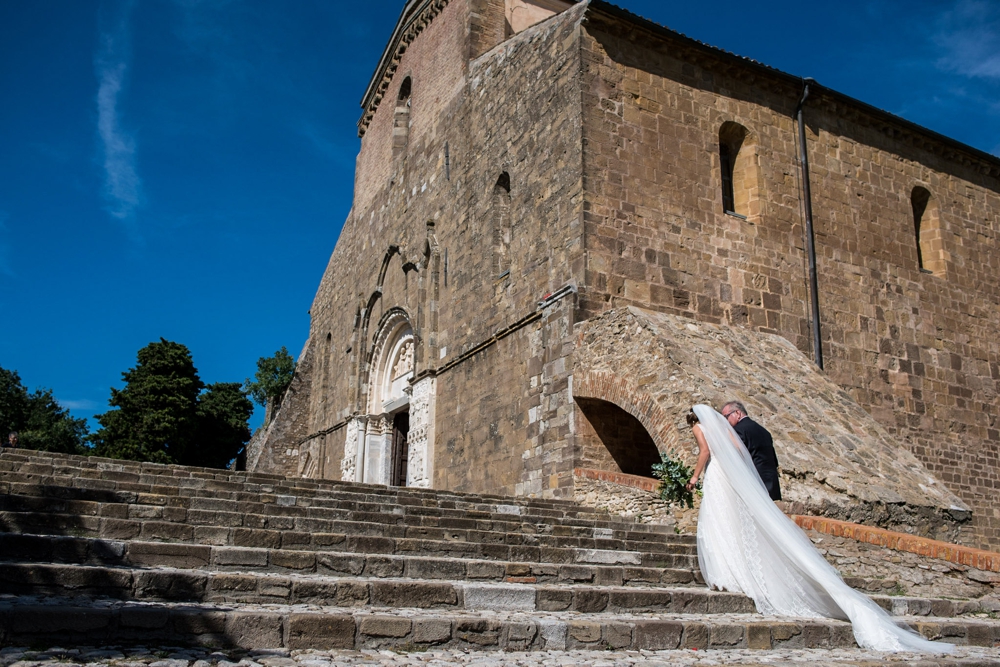 wedding on the rocks italy