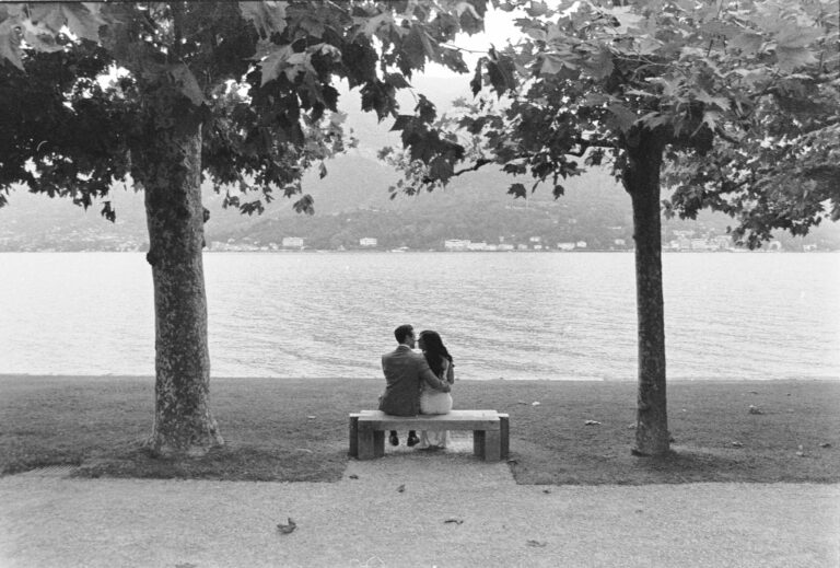 bride and groom in Villa Melzi shot by film